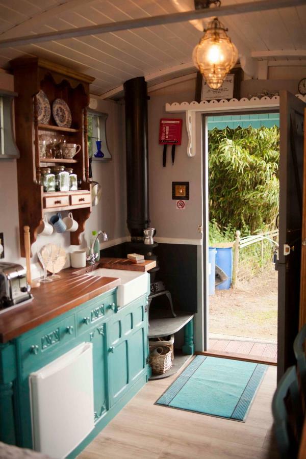 ラネリーBronllys Farm Coastal Self-Cateringアパートメント エクステリア 写真